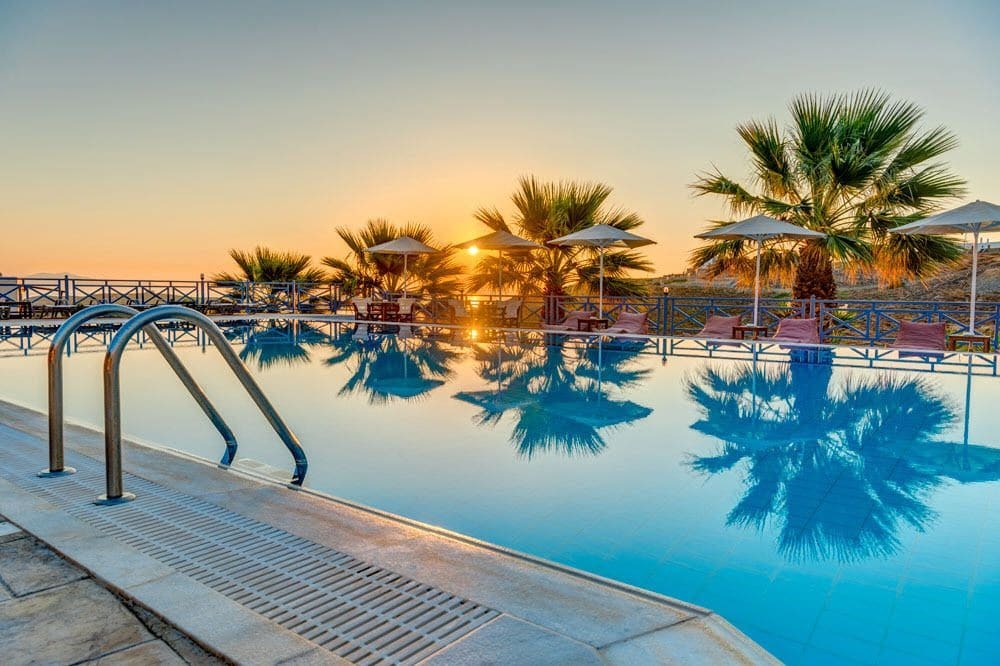 Sunrise Beach Suites Азолімнос Екстер'єр фото